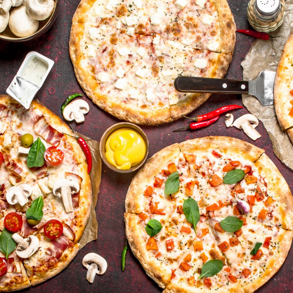 JEUIHAU 3 teglie rotonde per pizza, 25,4 cm, antiaderenti, in acciaio al carbonio, resistenti, per cuocere al forno, fare pizza, cucina di casa JEUIHAU 3 teglie rotonde per pizza, 25,4 cm, antiaderenti, in acciaio al carbonio, resistenti, per cuocere al forno, fare pizza, cucina di casa