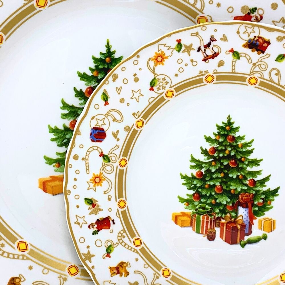 2 piatti decorati oro natalizi con albero e regali
