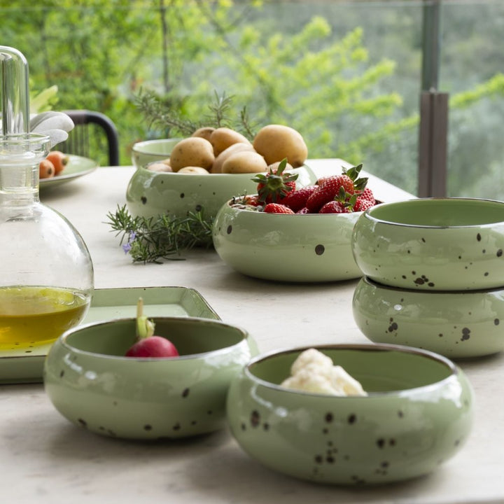 48548572