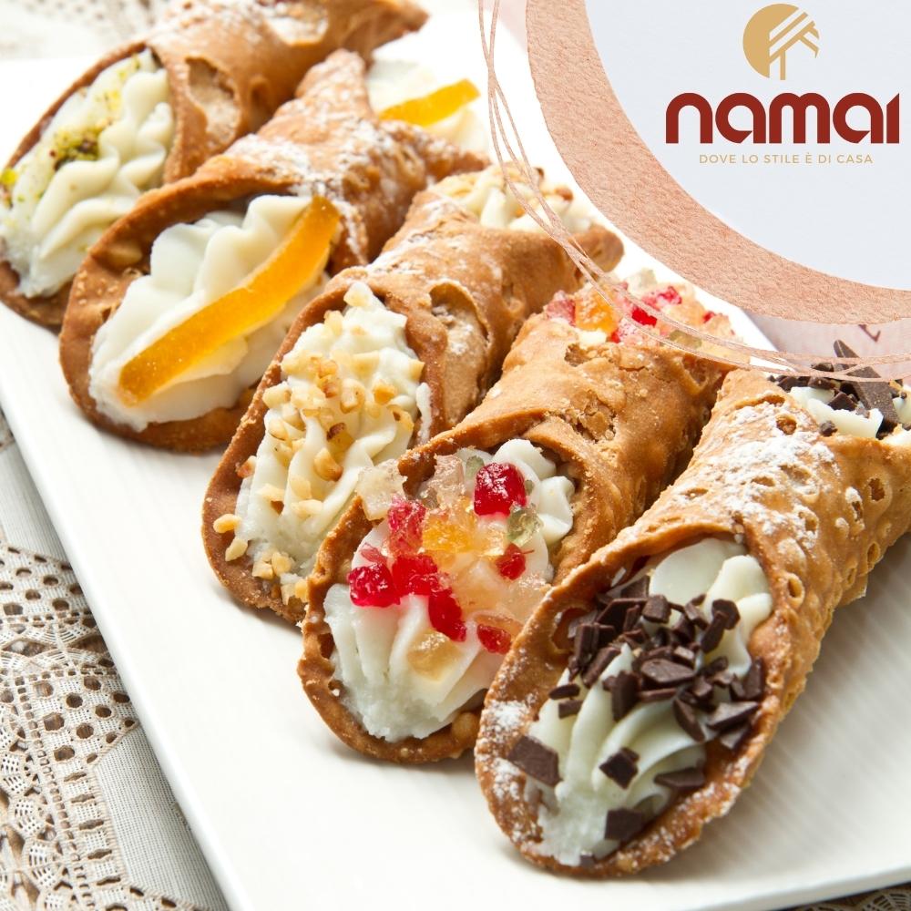 Cannoli siciliani classici ripieni, stampi per cannoli siciliani.