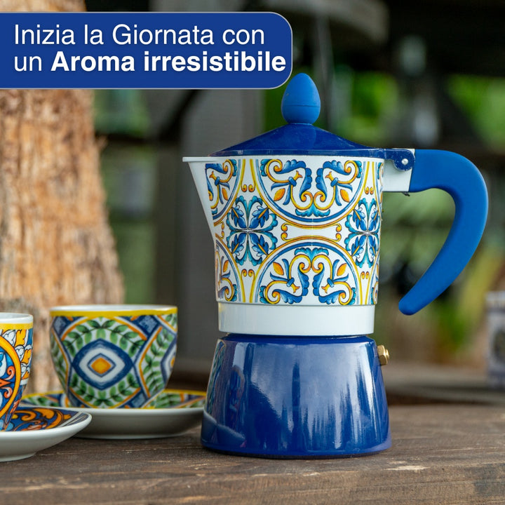 Caffettiera blu e 2 tazzine beneficio