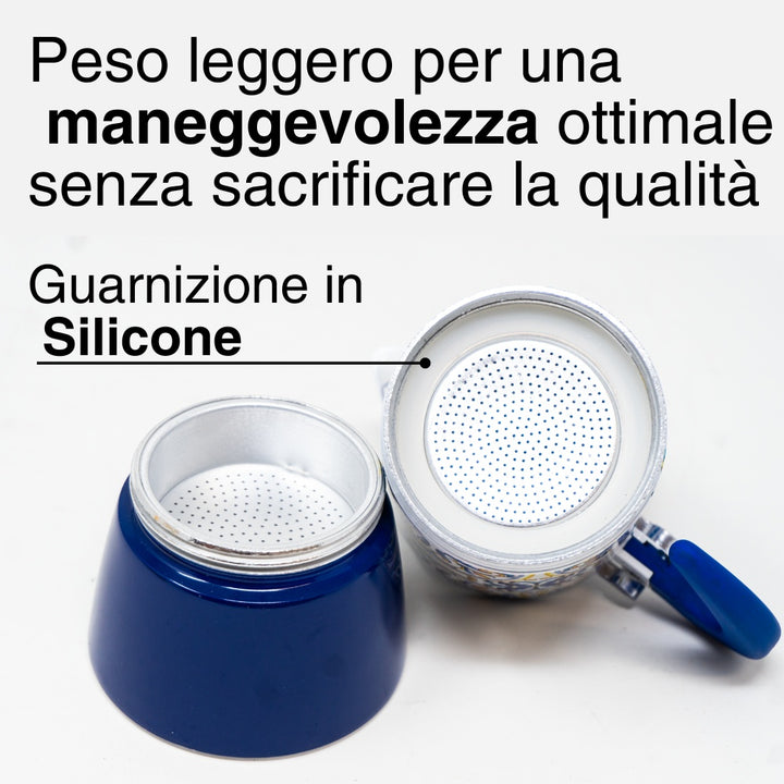 Caffettiera blu caratteristica e descrizione