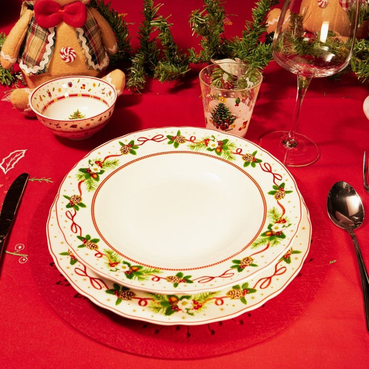 2 piatti decorati natale con sottopiatto rosso e tavola decorata